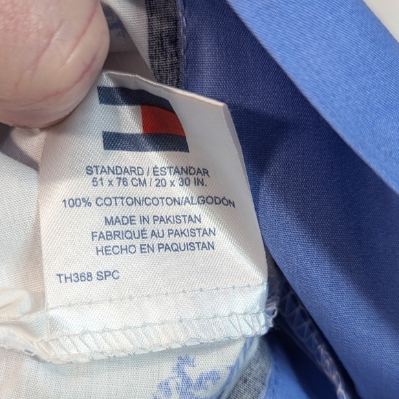 Vintage Tommy Hilfiger Blue White Lion Crest All over Logo Standard Pillow Case - Picture 4 of 5